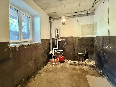 коммерческая по адресу Полтавська, 64в