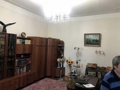 квартира по адресу вул Верхній Вал, 48/28А