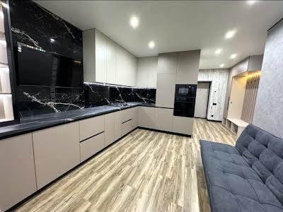 квартира за адресою Сімейна вул., 5