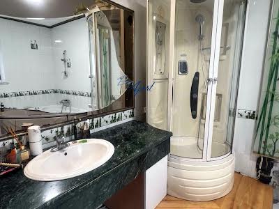 будинок за адресою Метрологічна вул., 75