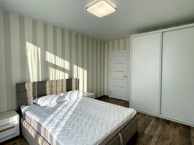 квартира за адресою Любомира Гузара просп. (Космонавта Комарова), 11