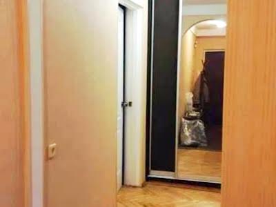 квартира по адресу Строителей ул., 19