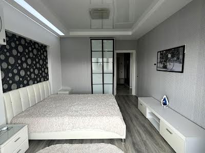 квартира за адресою Ревуцького вул., 9