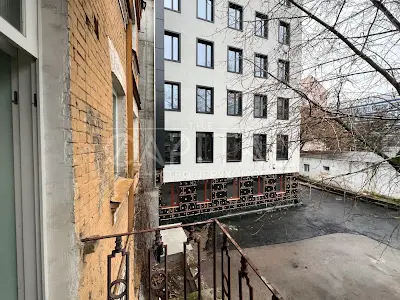 коммерческая по адресу Большая Васильковская ул. (Красноармейская), 63А