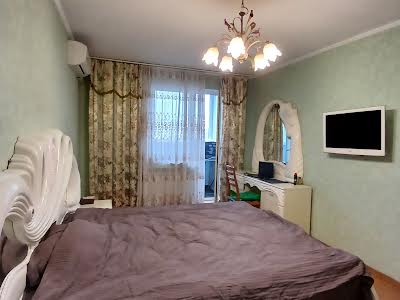 квартира за адресою Анни Ахматової вул., 43