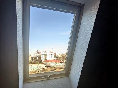 коммерческая по адресу Тринітарська, 11