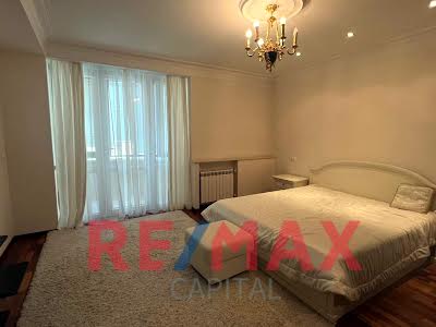 квартира за адресою Старонаводницька вул., 4В