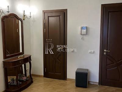 квартира за адресою Старонаводницька вул., 4А