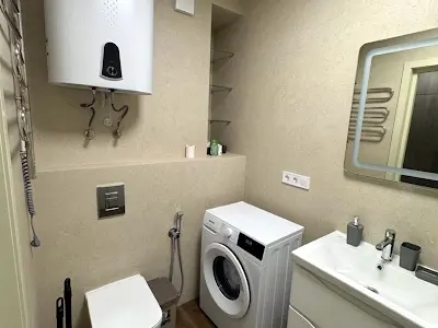 квартира за адресою Літературна вул., 10