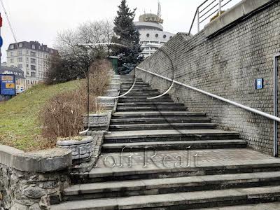 комерційна за адресою Дніпровський узвiз, 1