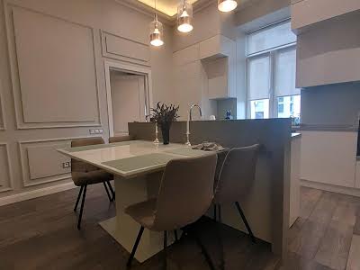 квартира за адресою Шота Руставелі вул., 24