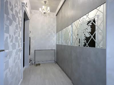 квартира за адресою Андрія Малишка вул. (Льва Толстого), 102
