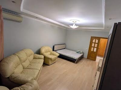 квартира за адресою Верховної Ради бульв., 14Б