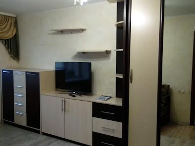 квартира по адресу Строителей ул., 4