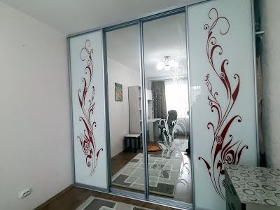 квартира за адресою Бориса Гмирі вул., 12-Б