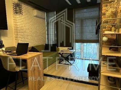 квартира за адресою Регенераторна вул., 4