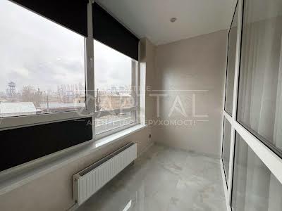 квартира за адресою Причальна вул., 12
