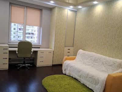 квартира по адресу Гвардейцев-Широнинцев ул., 33