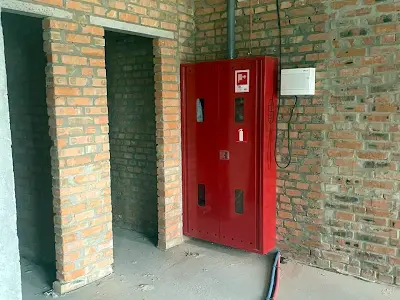 комерційна за адресою Живописна вул., 3