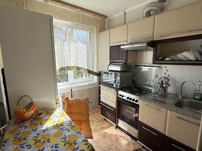 квартира за адресою Наукова вул., 66