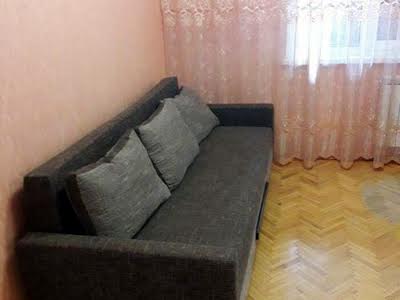 квартира по адресу Ревуцького, 4