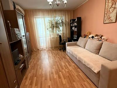 квартира за адресою Озерна вул., 14