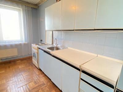 квартира за адресою Дніпровська набережна вул., 13