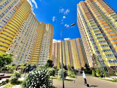 квартира за адресою Сім'ї Кульженків вул. (Петра Дегтяренка), 35