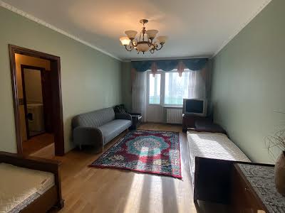 квартира за адресою Срібнокільська вул., 8А