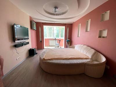 квартира за адресою Героїв просп., 21