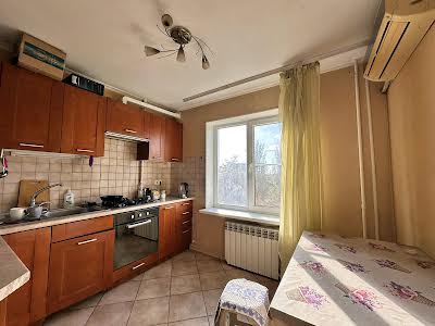 квартира за адресою Генерала Петрова вул., 50