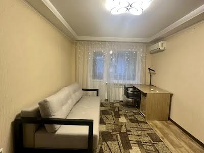 квартира за адресою Парамонова вул., 3А