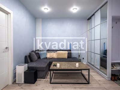 квартира за адресою Ревуцького вул., 40Б