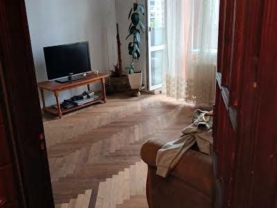 квартира за адресою Павла Тичини вул., 10
