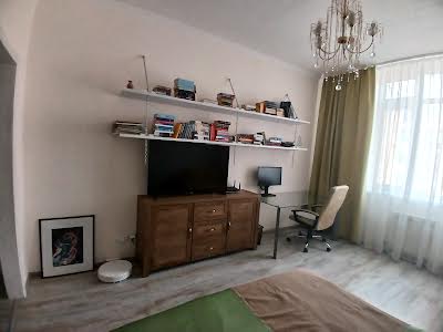квартира за адресою Гната Хоткевича вул. (Червоногвардійська), 8