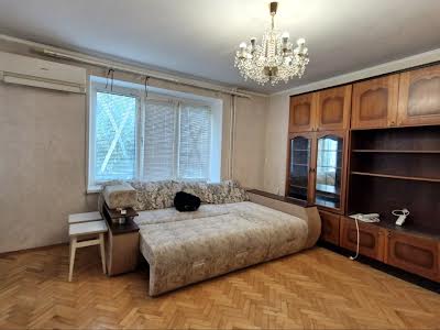квартира за адресою Академіка Глушкова просп., 32