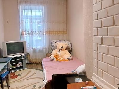 квартира за адресою Утьосова вул., 6