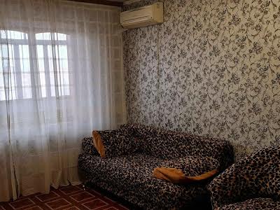 квартира за адресою Романа Шухевича просп. (Генерала Ватутіна), 6