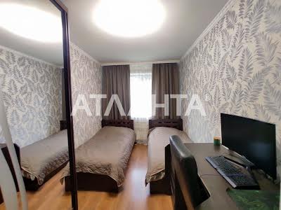 квартира за адресою Генерала Петрова вул., 33