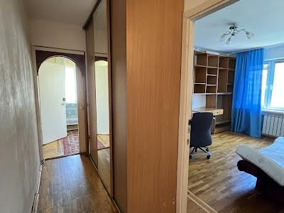 квартира за адресою Романа Шухевича просп. (Генерала Ватутіна), 6А