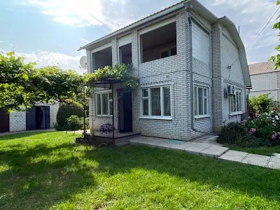 дом по адресу Центральний пров., 8