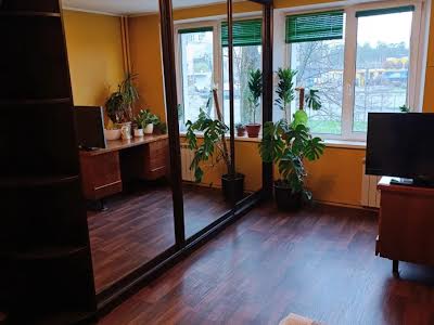 квартира за адресою Зодчих вул., 68/2