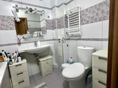 квартира за адресою Рибальська вул., 8