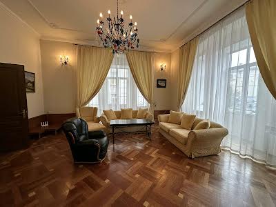 квартира за адресою Театральна вул., 23