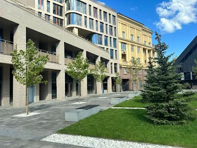 комерційна за адресою 93-ї Холодноярської Бригади вул., 4а