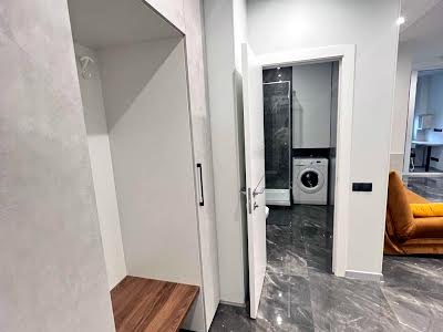 квартира за адресою Зарічна вул., 4