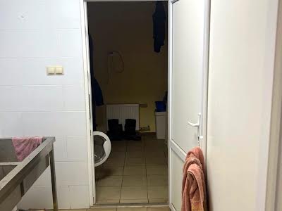 комерційна за адресою Озеряни, 1