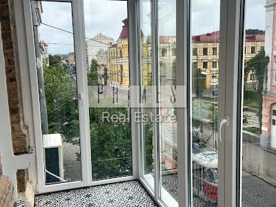 квартира за адресою Костянтинівська вул., 32