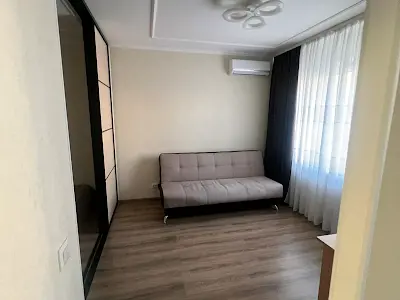 квартира за адресою Софії Русової вул., 7
