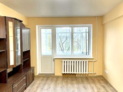 квартира за адресою Степана Бандери просп., 70